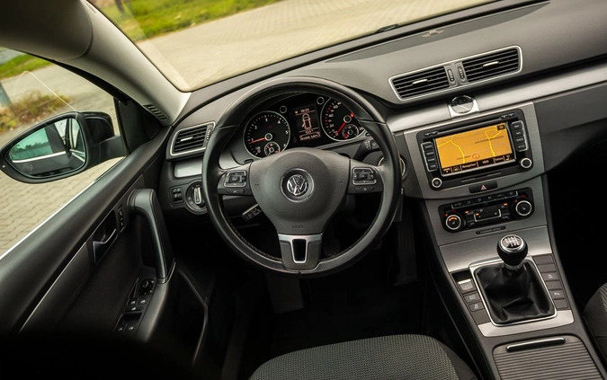 Volkswagen Passat cena 28500 przebieg: 260000, rok produkcji 2011 z Gubin małe 631